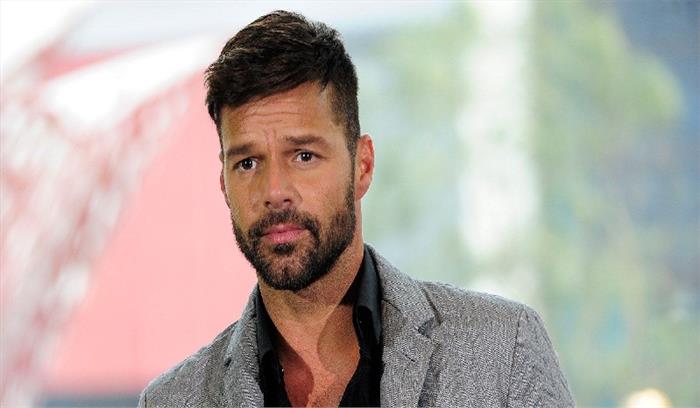 मैं अपने परिवार को नॉर्मल रखने में यकीन रखता हूं: रिकी मार्टिन