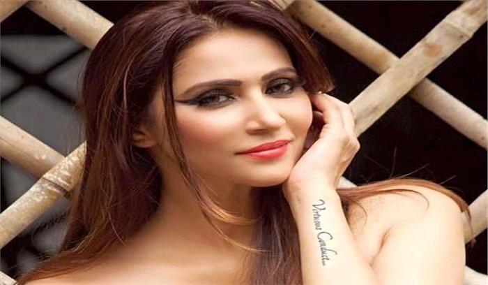 उम्मीद है किसी शो में मुख्य भूमिका निभाऊंगी : रिशिना कंधारी उम्मीद है किसी शो में मुख्य भूमिका निभाऊंगी : रिशिना कंधारी