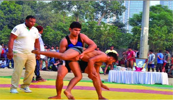 बराबरी पर रही 51 हजार की कुश्ती बराबरी पर रही 51 हजार की कुश्ती
