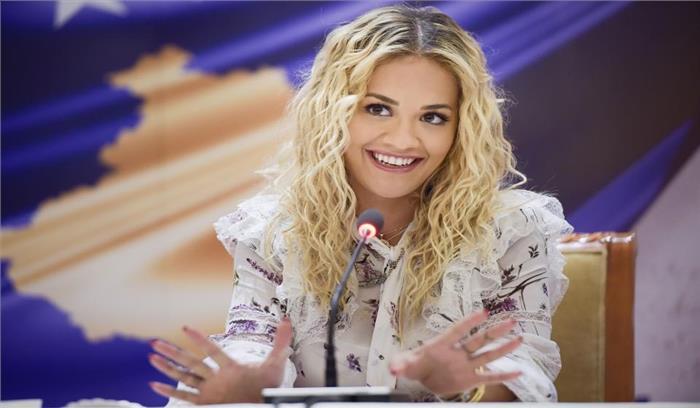 टॉमबॉय पहनावे के कारण रिटा ओरा को गॉर्डन रामसे के रेस्टोरेंट से बाहर निकाला गया