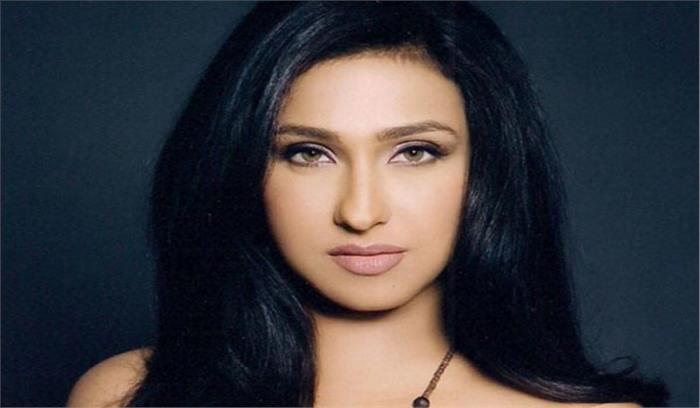 रोहित रॉय और रैचेल व्हाइट के साथ शूट करना मेरा सौभाग्य है : ऋतुपर्णा