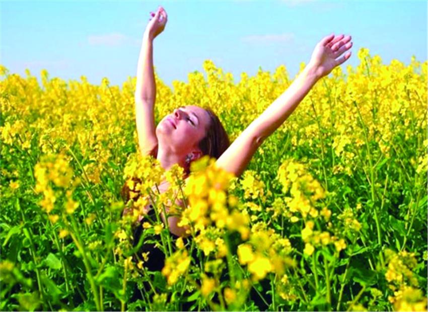 ऋतुराज बसंत कठोर भी है और कोमल भी