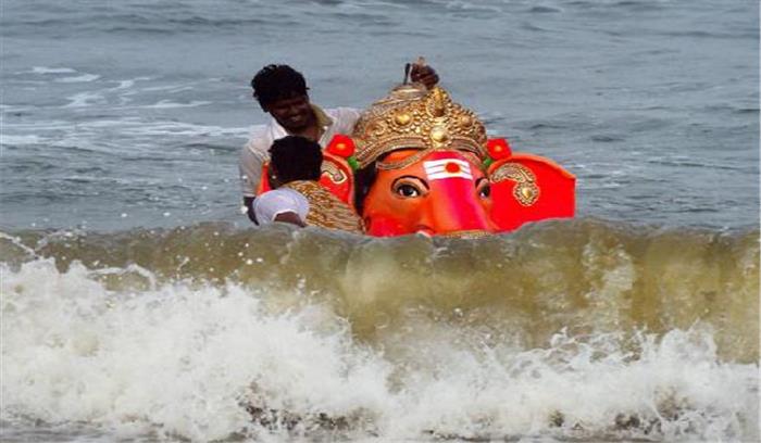 गणेश प्रतिमा विसर्जन के लिए आए चार युवक नदी में डूबे