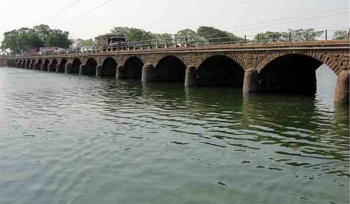 इंदौर में प्राकृतिक नदियों-नाले के संरक्षण के लिए आज बैठक इंदौर में प्राकृतिक नदियों-नाले के संरक्षण के लिए आज बैठक