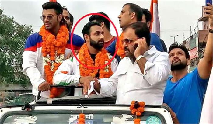 सक्षम को दी नामी खिलाड़ियों ने अन्तिम विदाई सक्षम को दी नामी खिलाड़ियों ने अन्तिम विदाई