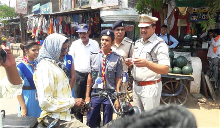 स्काउट गाईड छात्रों को दी गई यातायात नियमों की जानकारी