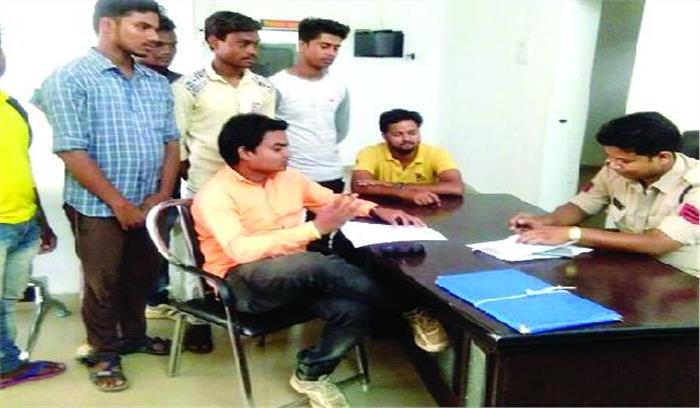 जर्जर सड़क को लेकर भूख हड़ताल की चेतावनी