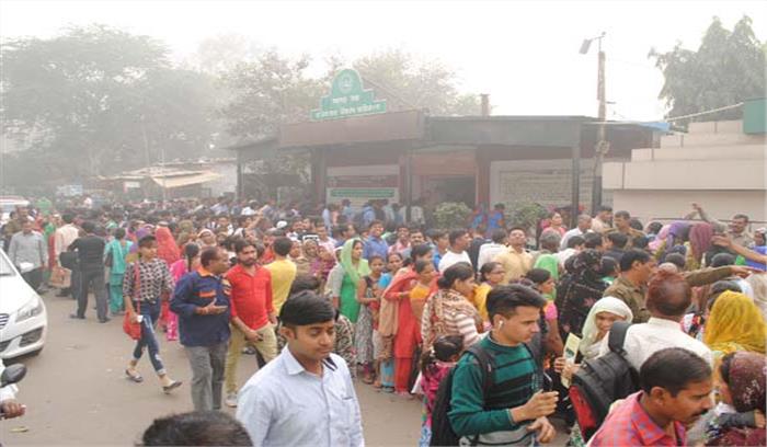 सूझा आइडिया, भीड़ को हल्का कर दिया