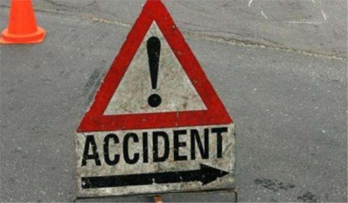 सोनभद्र में सड़क दुर्घटना में होमगार्ड सहित दो लोगों की मौत,एक घायल सोनभद्र में सड़क दुर्घटना में होमगार्ड सहित दो लोगों की मौत,एक घायल