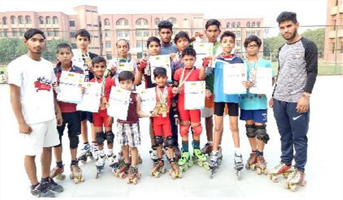 रोलर स्केटिंग में जिले के प्रतिभागियों ने 13 स्वर्ण पदक जीते