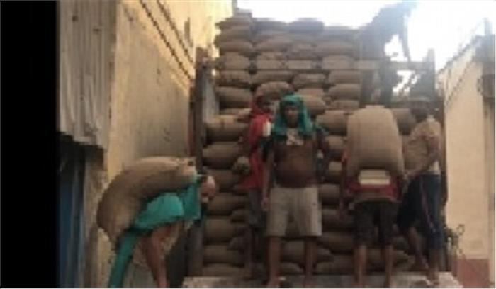 लोगों को आटा, दाल मुहैया कराने को दिन-रात कर रहे काम : मिलर