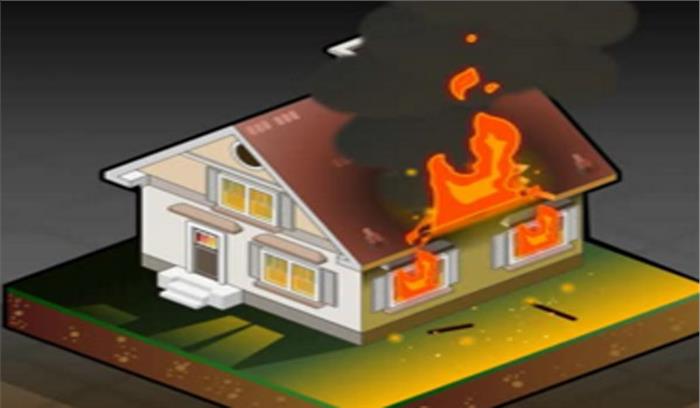 छप्पर में आग लगने से दो की मौत