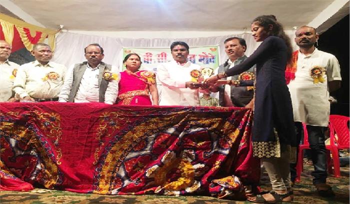 मनुष्य के सर्वांगीण विकास में खेलों का महत्व-मरकाम