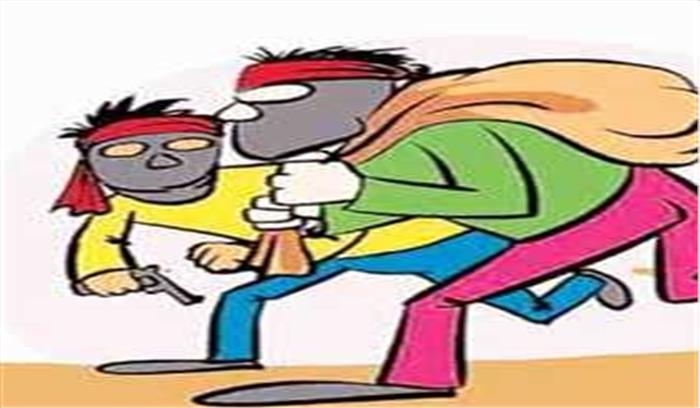 बदमाशों ने फ्लैट का चोरों ने तोड़ा ताला