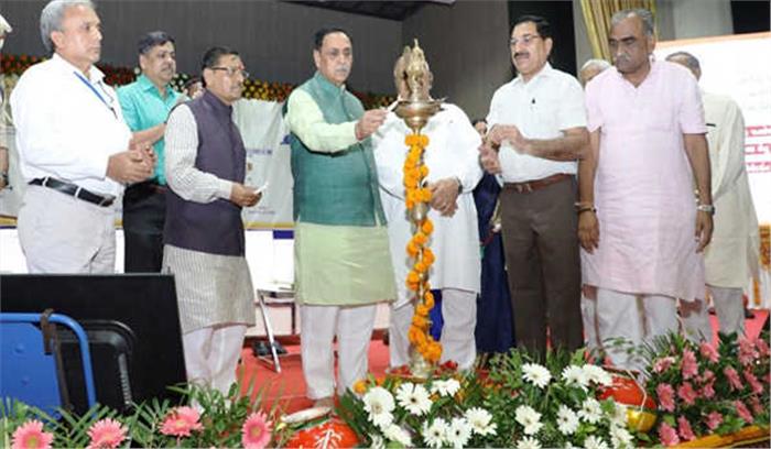 रूपाणी ने किया नवरात्री महोत्सव का शुभारम्भ