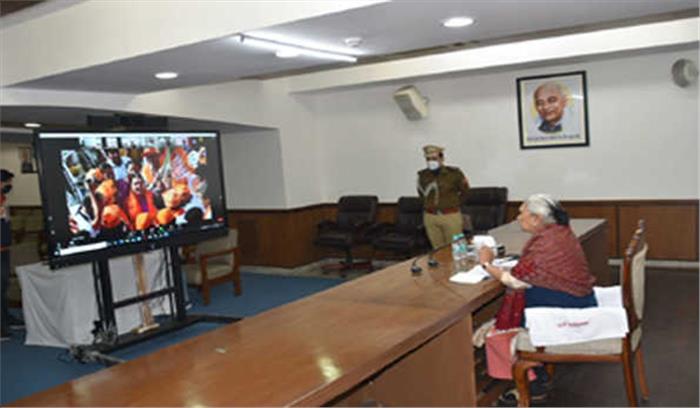 ग्रामीण क्षेत्र की महिलाओं पर विशेष ध्यान की जरूरत : आनंदीबेन ग्रामीण क्षेत्र की महिलाओं पर विशेष ध्यान की जरूरत : आनंदीबेन