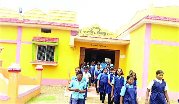 नशामुक्त गांव एवं बेटी पढ़ाओं में जुटे ग्रामीण