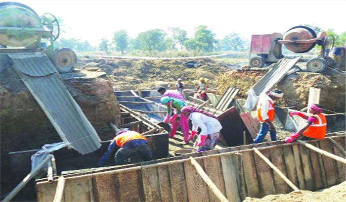 पोड़ी-चपोरा रोड पुल निर्माण में अनियमितता पोड़ी-चपोरा रोड पुल निर्माण में अनियमितता