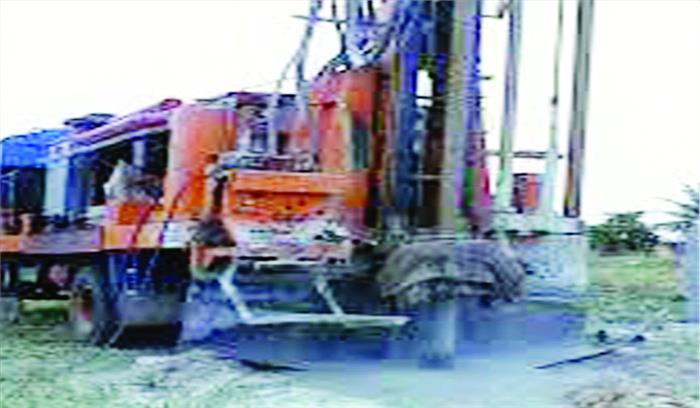बिना अनुमति धड़ल्ले से चल रहा बोर खनन