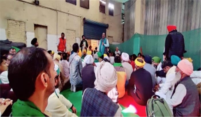 एसकेएम की अहम बैठक, संसद कूच स्थगित