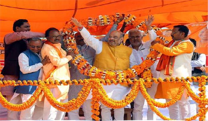 एक ने देश को दूसरे ने यूपी को लूटा : अमित शाह