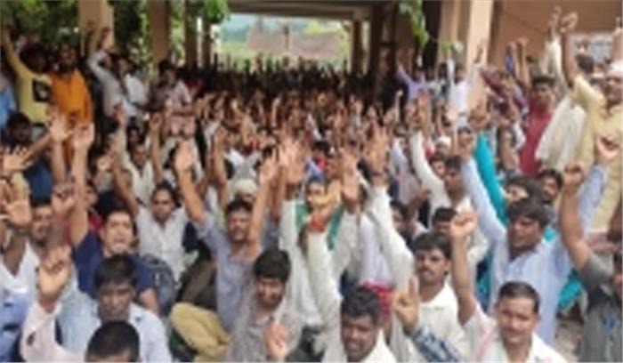 एसटी कोटे की नौकरियां हड़पने के लिए उप्र में हजारों बने जनजाति