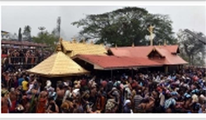 केरल में सबरीमाला मंदिर में श्रद्धालुओं की भीड़ उमड़ी