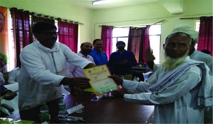 सदर तहसील में किसानों को मिले ऋण माफी के प्रमाण पत्र