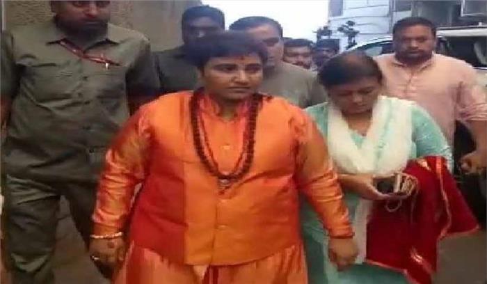 साध्वी प्रज्ञा को बीजेपी ने भोपाल से दिया टिकट ,दिग्विजय को देंगी चुनौती