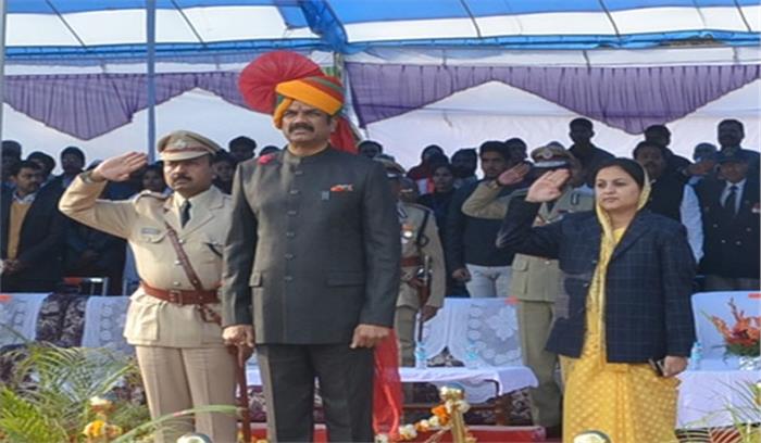 स्थापना दिवस समारोह में सागर में गोविंद सिंह राजपूत ने किया ध्वजारोहण
