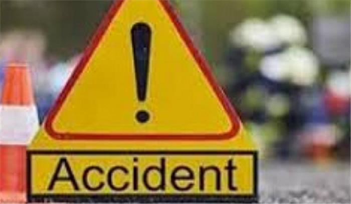 उत्तर प्रदेश: सड़क हादसे में दो लोगों की मौत उत्तर प्रदेश: सड़क हादसे में दो लोगों की मौत