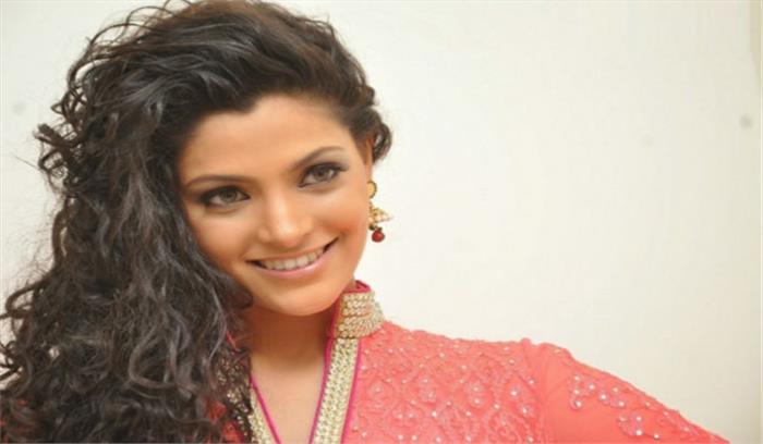 सैयामी खेर कर रही हैं सही फिल्म मिलने का इंतजार