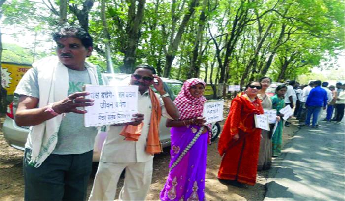 हरियाली बचाने बनाई 20 किमी लंबी मानव श्रृंखला
