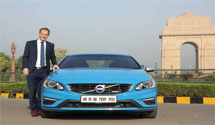 भारत में लक्जरी कारों का विक्रय 2 गुना होने की संभावना भारत में लक्जरी कारों का विक्रय 2 गुना होने की संभावना