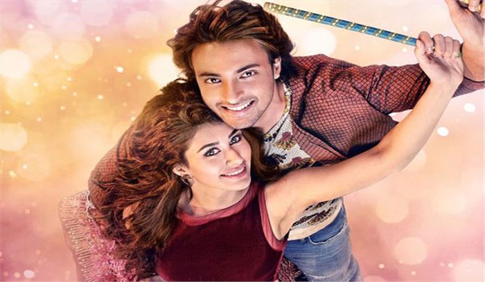 सलमान खान की रेस 3 के साथ रिलीज होगा लवरात्रि का टीजर