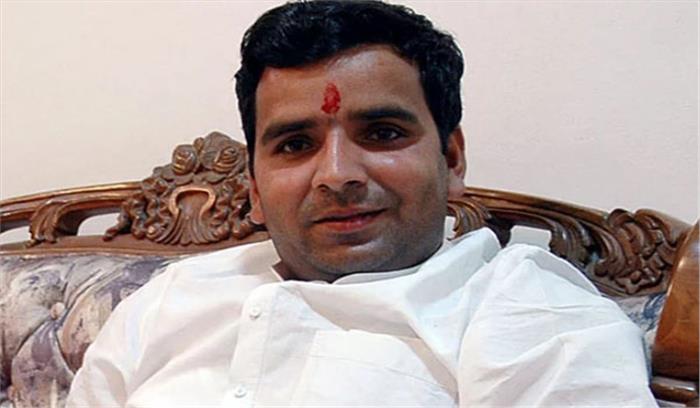 उपचुनावों के नतीजे अखिलेश की नीतियों और मायावती के प्रभाव का परिणाम हैं: धर्मेंद्र यादव उपचुनावों के नतीजे अखिलेश की नीतियों और मायावती के प्रभाव का परिणाम हैं: धर्मेंद्र यादव