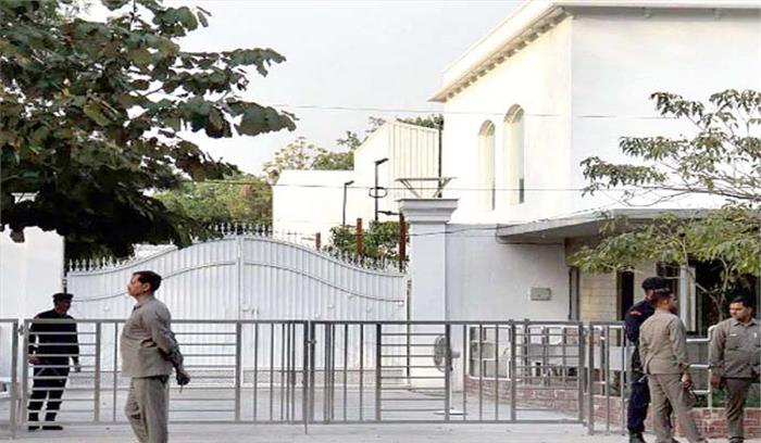 अखिलेश यादव के बंगला तोड़फोड़ मामले में उच्च न्यायालय ने 10 दिन के भीतर रिपोर्ट मांगी