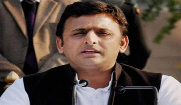 अखिलेश ने राज्यपाल से मुलाकात की, उन्नाव दुष्कर्म पीड़िता को न्याय दिलाने की मांग की