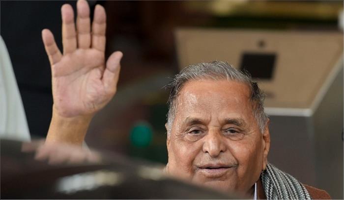 मुलायम सिंह यादव के वैक्सीन लगवाने के बाद सैफई वासी भी हुए राजी