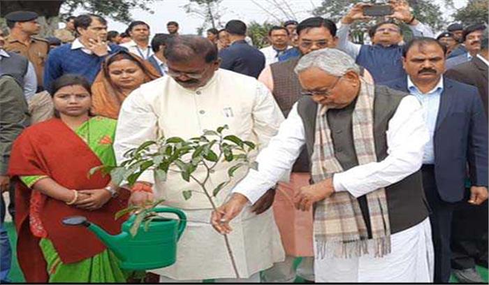 पर्यावरण और जल संरक्षण से लोग जीवन को सुरक्षित रख सकते हैं: नीतीश