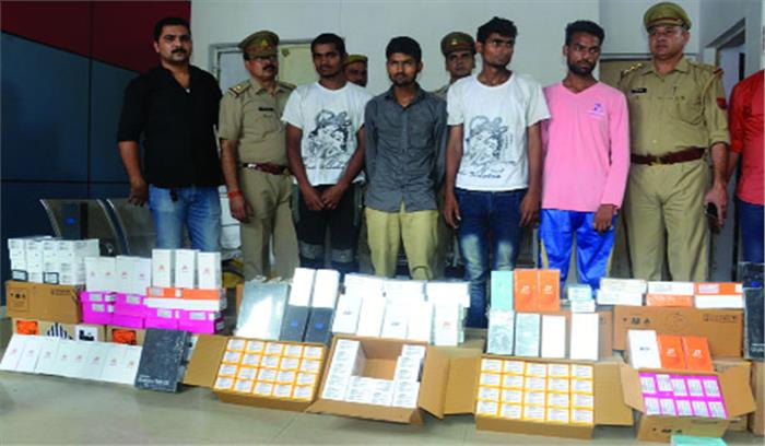 कैंटर ड्राइवर समेत 4 बदमाश गिरफ्तार कैंटर ड्राइवर समेत 4 बदमाश गिरफ्तार