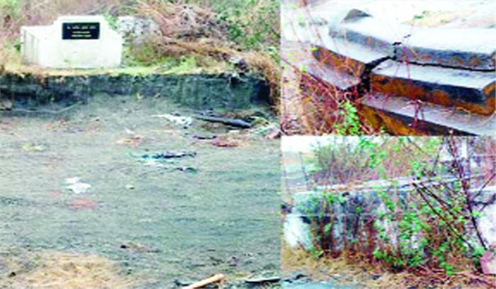 रेत व राखड़ के लिए खोद दिया मरघट