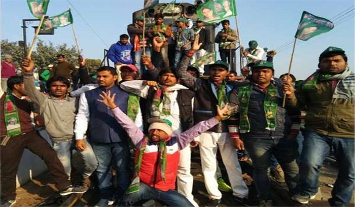 रेत खनन नीति वापस लेने के लिए राजद के बिहार बंद से यातायात बाधित