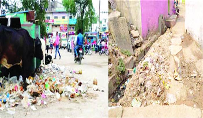 चौपाटी हो या बस्ती की गलियां पड़ा रहता है कचरे का ढेर