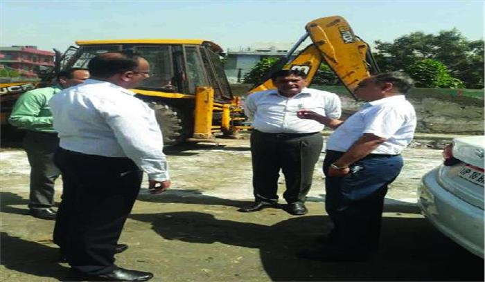 विशेष साफ-सफाई अभियान के तहत सीईओ ने शहर में किया दौरा