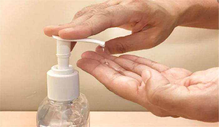 सेनेटाइजर में मिला जहरीला मिथाइल अल्कोहल, ड्रग इंस्पेक्टर्स ने दी दबिश