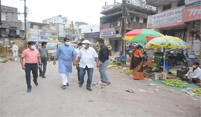 संजय गांधी सब्जी बाजार में बनेगी ड्रेन टू ड्रेन डामर रोड, महापौर ने 45 व्यापारियों को गंज मण्डी में व्यवस्थापन देने के दिए निर्देश