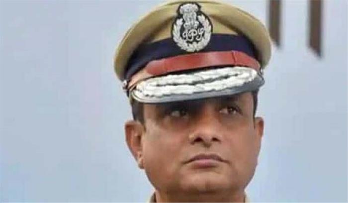 कोलकाता के पूर्व पुलिस प्रमुख ने गिरफ्तारी से बचने के लिए एससी में गुहार लगाई