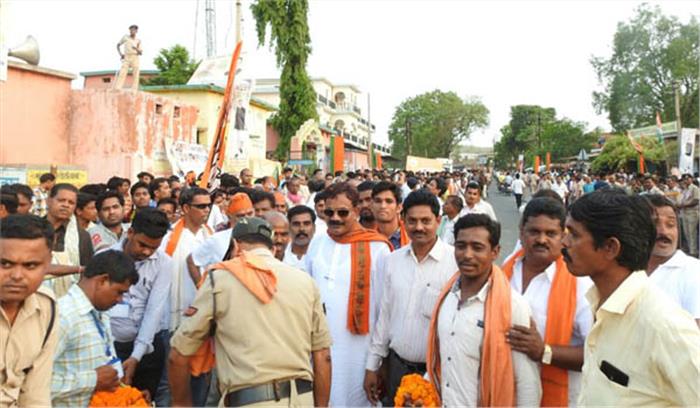 सराईपाली  में विकास यात्रा में किया स्वागत 