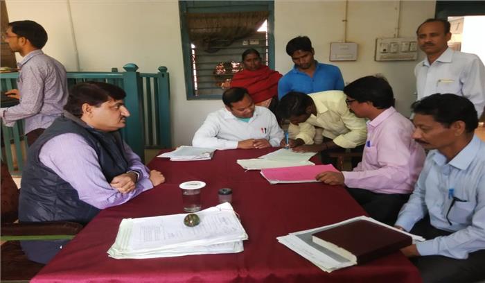 लोक अदालत में हुआ कई मामलों का निराकरण